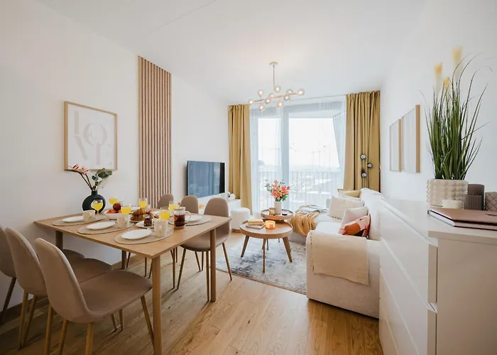 Days - With Garage And Balcony Near Center Apartament Praga