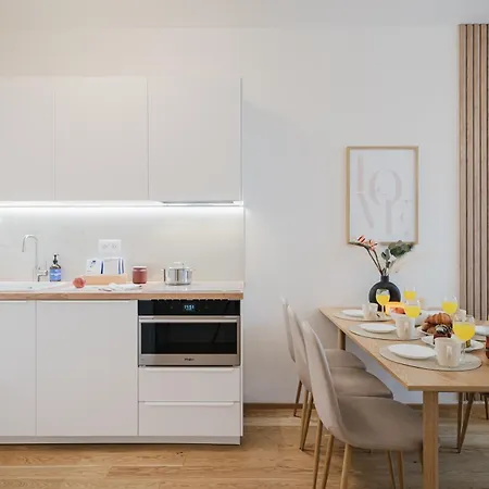 Appartamento Days - With Garage And Balcony In Smichov *