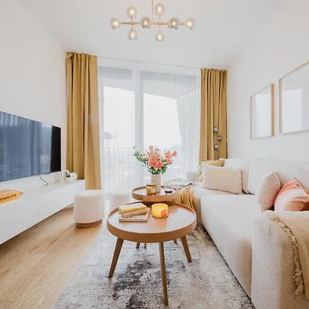 Days - With Garage And Balcony In Smichov