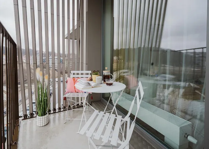 Days - With Garage And Balcony Near Center Appartement *